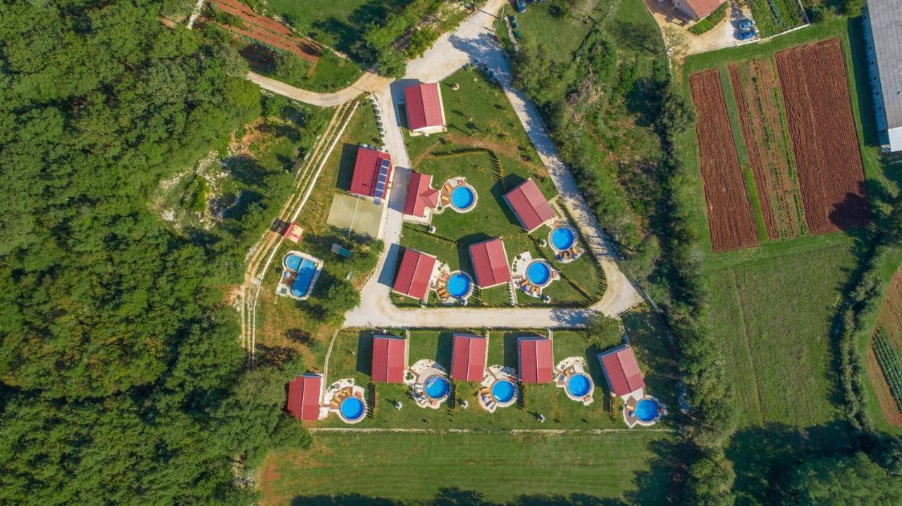 Holiday Park Village Jelovci Kringa Esterno foto